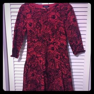 A-lined 3/4 sleeves red and black winter dress